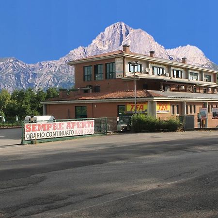Residence La Piscina Isola del Gran Sasso dʼItalia Exteriör bild