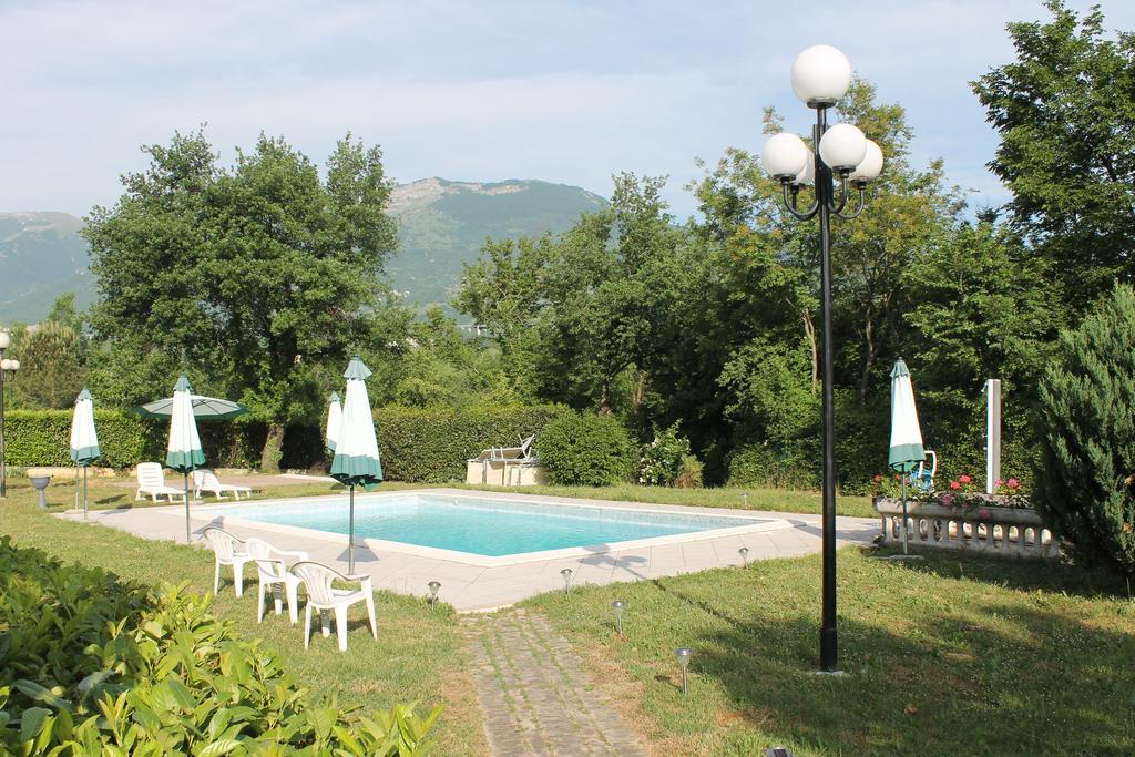 Residence La Piscina Isola del Gran Sasso dʼItalia Exteriör bild